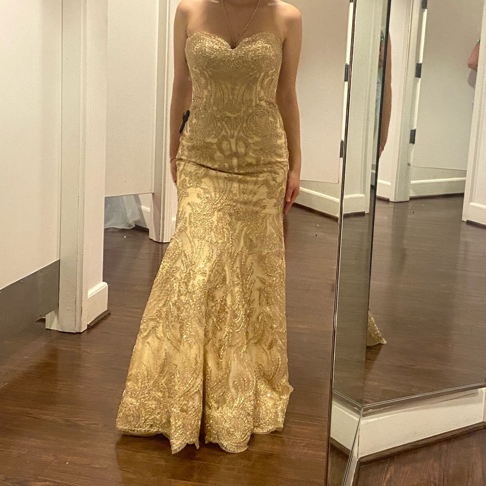 gold mermaid fit prom dress!